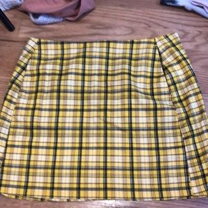 yellow mini pencil skirt!!